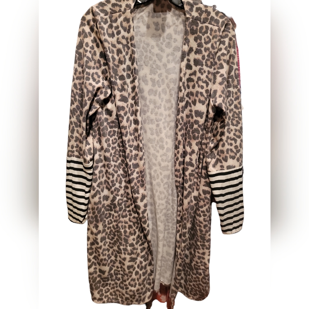 Animal Print Kimono/Duster.  P2P: 23" L: 39"
